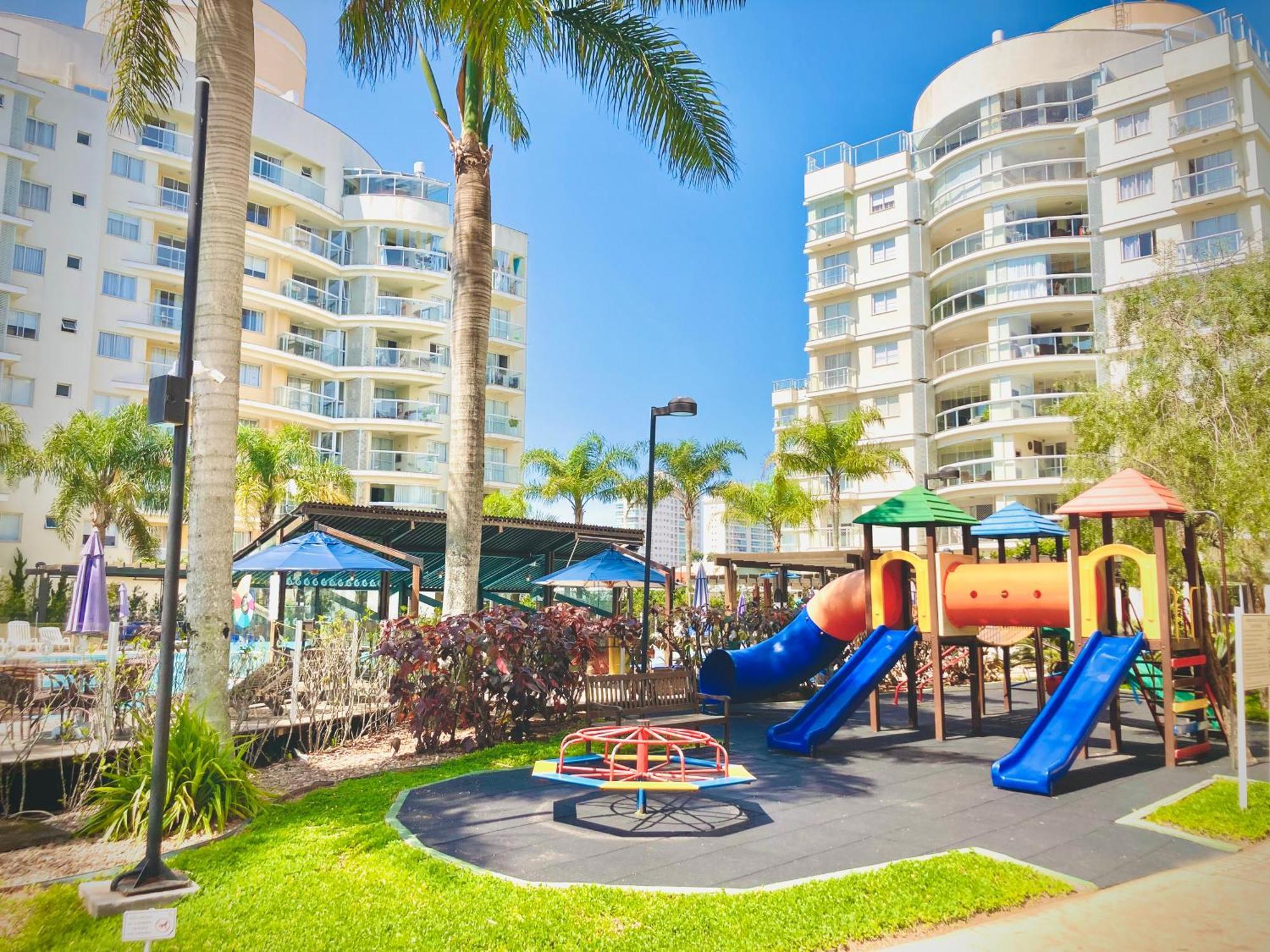 Apartment Club Encantador. Beto Carrero Penha (Santa Catarina)